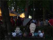 Seebrckenfest im Bernsteinbad Koserow: Verkaufsstnde nach Sonnenuntergang.