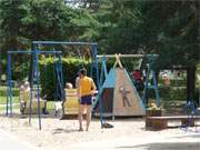 Spa und Spiel: Schn gestalteter Kinderspielplatz auf der Strandpromenade von Zinnowitz.