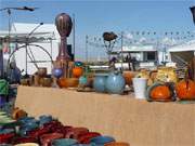 Loddin auf Usedom: Beim traditionellen Hafenfest knnen interessante Keramiken gekauft werden.
