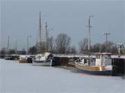 Einsam: Der Peenemünder Nordhafen bei bestem Winterwetter.