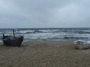 Der Sturm beginnt: Aufgewhlte Ostsee am Strand von Klpinsee.
