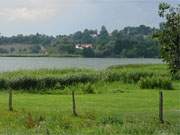 Zwischen Neuhof, einem Ortsteil von Heringsdorf, und Bansin erstreckt sich der Gothensee.
