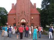 Die evangelische Kirche im Kaiserbad Ahlbeck ldt zu einem Gospelkonzert ein.