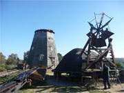 Zerlegt: Die Haube der Benzer Windmühle wurde zur Sanierung abgenommen.