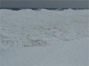 Packeis auf der Insel Usedom: Eisbarrieren am Strand des Bernsteinbades ckeritz.