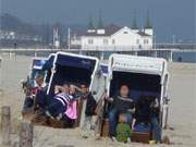 Fast wie im Sommerurlaub: Strandkrbe auf dem Ostseestrand des Kaiserbades Ahlbeck.