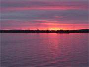 Die Achterwasserküste der Insel Usedom: Sonnenuntergang über der Halbinsel Gnitz.