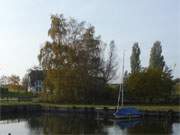 Frhherbstliche Stimmung: Bootshafen am Golfhotel in Balm auf Usedom.