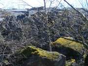 "Hochgebirge" auf dem Peenemnder Haken Usedoms: Geborstenes Dach des groen Schutzbunkers.