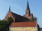 Friedland in Mecklenburg: Die Kirche Sankt Marien dominiert das Stadtbild.