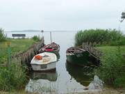 Im Hinterland der Insel Usedom: Fischerboote im Hafen von Warthe.