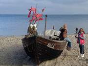 Urlaub auf Usedom: Fotomotiv Fischerboot am Ostseestrand.