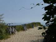 Strandzugang bei Zempin: Mit dem Fahrrad auf der Insel Usedom.