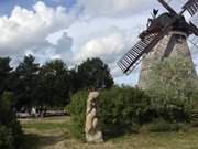 Hinterland der Kaiserbäder: Skulptur an der Windmühle von Benz.