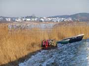Winterbetrieb: Fischerboote an der Melle (im Hintergrund Ückeritz).