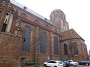 Altstadt: Turm und Anbauten der frhgotischen Kirche Sankt Petri.