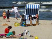 Wie im Sommer: Strandleben in Klpinsee.