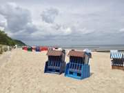 Blick zum Ostseebad Koserow: Der Sandstrand von Klpinsee.