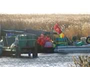 Weihnachten: Fischerboote bleiben im Hafen Loddin.