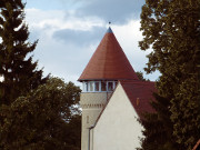 Schlossturm: Das Schloss Stolpe ist fast völlig restauriert.