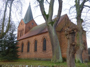 Backsteingotik: Dorfkirche von Stolpe im Haffland.