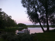 Steg im Kölpinsee: Sonnenuntergang auf Usedom.