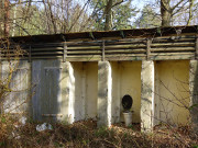 Ein WC? Im Verfall begriffene Reste eines DDR-Ferienheims.