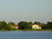 Dewichow am Krienker See: Gutshaus am Wasser.