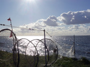 Reusen: Am Hafen von Kamminke sind Netze zum Trocknen aufgestellt.
