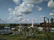 Sportboote: Achterwasserhafen des Ostseebades Koserow.