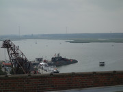 Blick vom Dach des Kraftwerks: Haupthafen und Peenestrom.