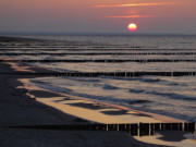 Ostseebad Koserow auf Usedom: Sonnenuntergang ber dem Meer.