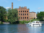 Dem Tourismus gewichen: Industrieruine am Malchower See.