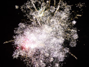 Feuerwerk zum Jahreswechsel: Silvesterfeier am Strand von Klpinsee.