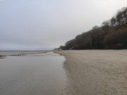 Einsamer Sandstrand zwischen Klpinsee und Koserow: Usedom im November.