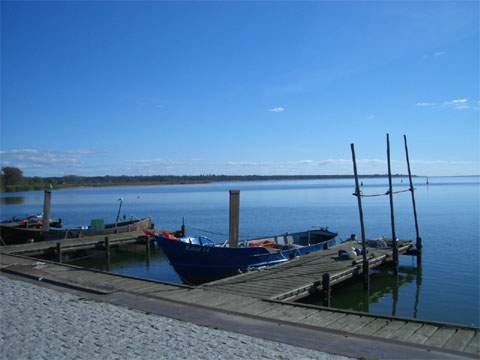 Ausflug über das Oderhaff: Der gut ausgebaute Fischerhafen von Kamminke.