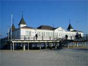 Die Seebrücke des Kaiserbades Ahlbeck: Winterurlaub auf der Ostseeinsel Usedom.