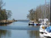 Ausfahrt auf's Achterwasser: Achterwasserhafen von Stagnie