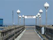 Seebrcke in die Ostsee: Das Bernsteinbad Koserow auf Usedom.