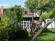 Am Stadthafen Wolgast: Hbsches, altes Haus und traditioneller Garten.