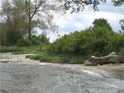 Achterwasserstrand: Auf dem Lieper Winkel Usedoms gibt es immer mal kleine Sandstrnde.