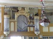 Bescheidener Schmuck: Die Orgelempore in der Dorfkirche von Garz.