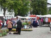 "Marktordnung": Wochenmarkt auf dem Rathausplatz der Kreisstadt Anklam.