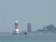 Leuchtturm und Messturm: Die kleine Insel Ruden im Greifswalder Bodden.