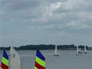 Wassersport auf dem Greifswalder Bodden: Die Dnische Wiek ist zum Segeln und Surfen ideal.