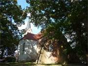 Kirche Krummin: Die Dorfkirche in der Usedomer Ortschaft Krummin steht nahe am Hafen.