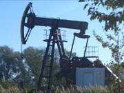 Erdölförderung auf Usedom: Zwischen Neuendorf und Netzelkow auf der Halbinsel Gnitz wird Öl gefördert.