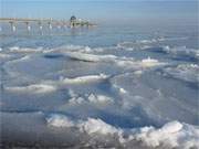 Eingefroren: Die Seebrcke im Usedomer Ostseebad Zinnowitz