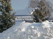 Bahnhof Klpinsee: Die Schneeberge trmen sich immer hher.