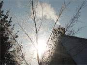 Das Bernsteinbad Loddin im Winter: Rauhreif und strahlender Sonnenschein.